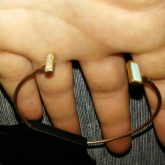 International Inspirations golden cuff bracelet - Picture 2 of 5